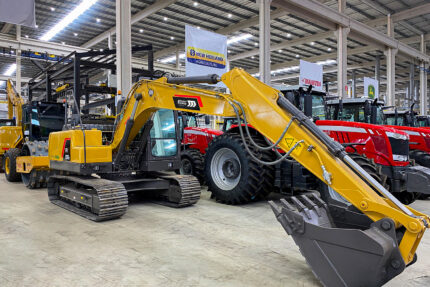 Escavadeira Hidráulica Lovol FR150E2 115 hp 13,8t