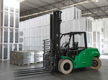 Empilhadeira Elétrica 7T Master Trading